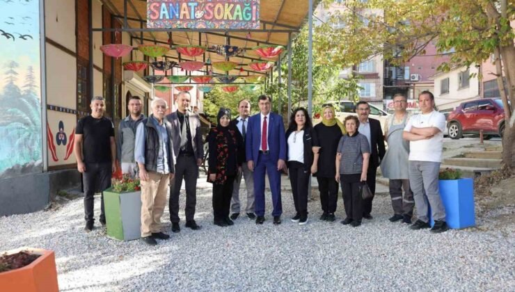 Başkan Kahveci, Sanat Sokağı’nda incelemelerde bulundu