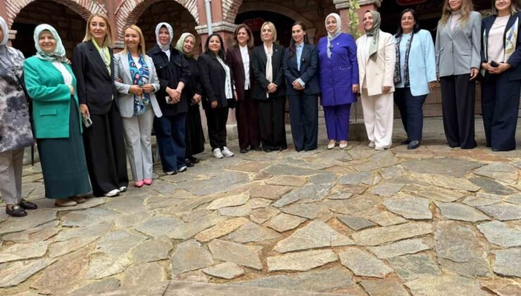 Başkan Tekin, ’Kadınla Yükselen Şehirler: Suyun İzinde’ programına katıldı