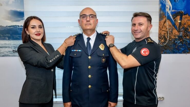 Bilecik’te bir üst rütbeye terfi eden müdürlere törenler rütbeleri takıldı