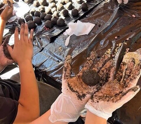 Bilecik’te çocuklar doğa için tohum topu hazırladı