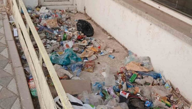 Bilecik’te metruk bina tehlike saçıyor