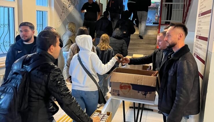 Bilecik’te üniversite öğrencilerine ücretsiz ikram