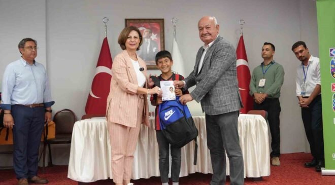 Büyükşehir öğrencilerin yüzünü güldürdü