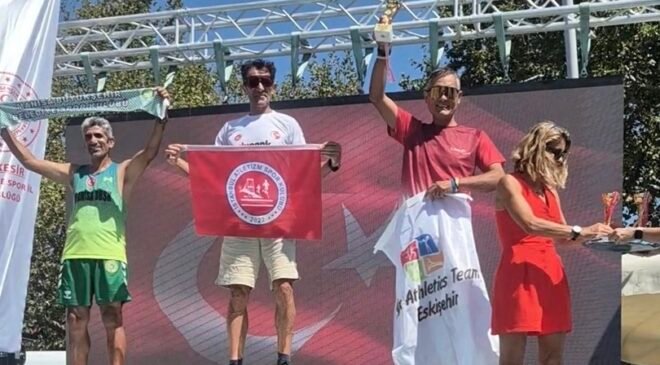 Eskişehirli Sporcu Cenk Algın’dan Gömeç Yol Koşusu’nda kürsü başarısı