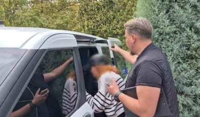 Ceza ve İrem Derici konserlerini iptal etti, esnafın şikâyetçi olduğu sorumlu karakola götürüldü