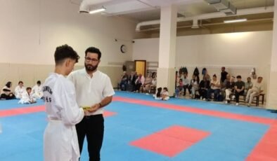 Çocuk Evleri Sitesinde kalan sporcu, kuşak sınavını başarıyla geçti