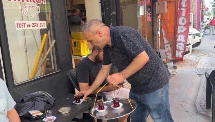Dışlanma iddiasını reddeden çay ocağı çalışanı, “Herkese kapımız açık”