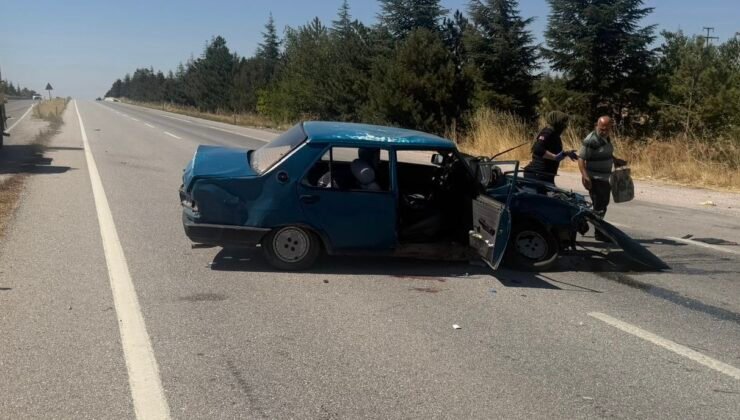 Eskişehir’de 2 araç çarpıştı: 1’i bebek, 1’i çocuk 6 yaralı