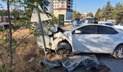 Eskişehir’de 4 aracın karıştığı zincirleme kaza: 3 yaralı