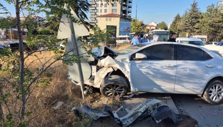 Eskişehir’de 4 aracın karıştığı zincirleme kaza: 3 yaralı