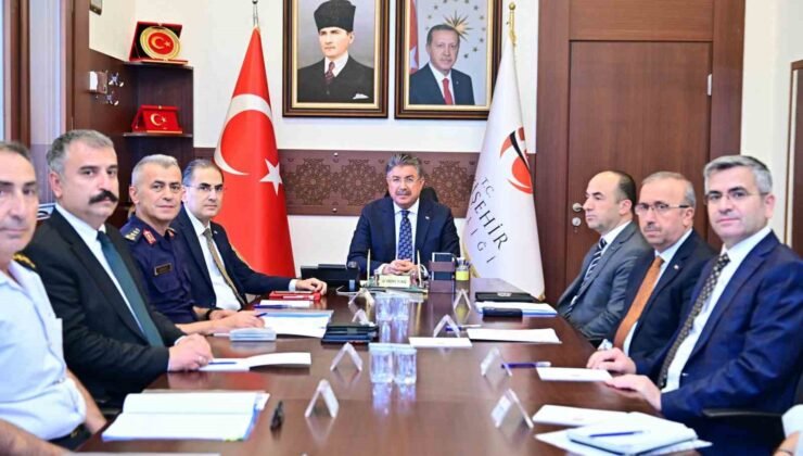 Eskişehir’de ’Eğitim ve Öğretim Yılı Okul Güvenliği ve İl Yürütme Kurulu Toplantısı’ yapıldı