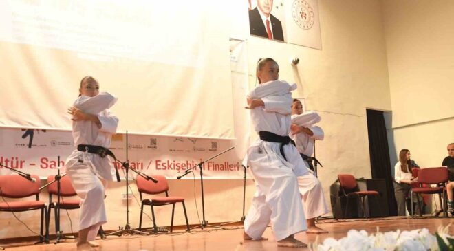 Eskişehir’de Gençlik Yaz Kulübü Kapanış Şenliği düzenlendi