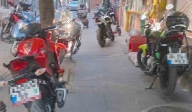 Eskişehir’de kaldırımlar motosiklet otoparkına döndü