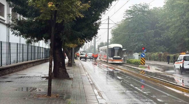 Eskişehir’de katener arızası tramvay ulaşımını aksattı