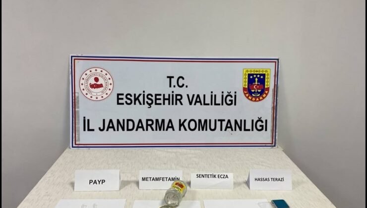 Eskişehir’de uyuşturucu ticareti yapan firari zanlı yakalandı
