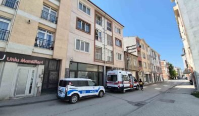Eskişehir’de yataktan düşen 80 yaşındaki adam hayatını kaybetti