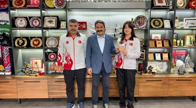 Eskişehir’i temsil eden kick boks sporcusu dünya üçüncüsü oldu