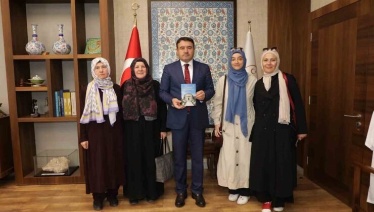 Evliyalar Şehri Kütahya” kitabı Vali Musa Işın’a takdim edildi
