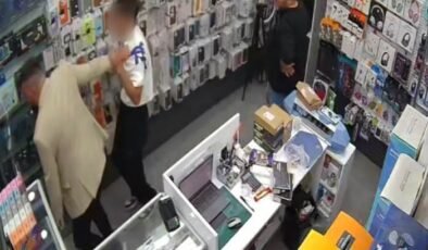 Havaya ateş edip dükkanda saklanan çocuk darp edildi