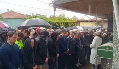 Hayatını kaybeden okul müdürü gözyaşları arasında toprağa verildi