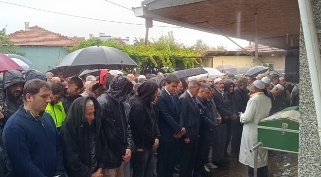 Hayatını kaybeden okul müdürü gözyaşları arasında toprağa verildi