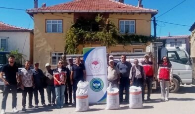 Hisarcık Karbasan köyünde organik adaçayı üreticilerine gübre desteği