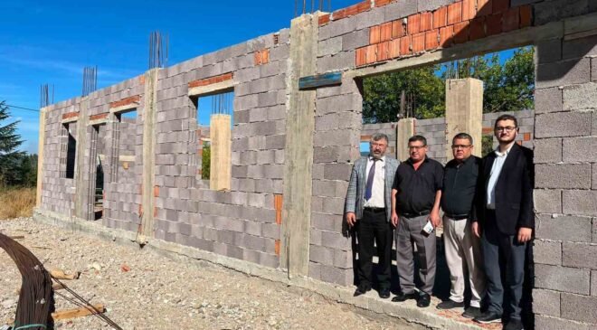 Hisarcık Müftüsü Demirci, taziye evi inşaatını inceledi