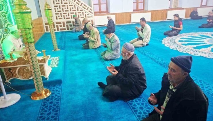 Hisarcık’ta Mevlid-i Nebi ve Gaziler Günü için sabah namazı buluşması