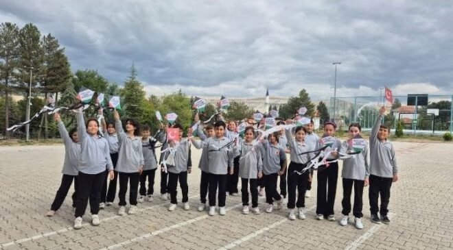 Hisarcık’ta “Uçurtmalar Vurulmasın, Gökyüzü Çocuklara Kalsın” etkinliği