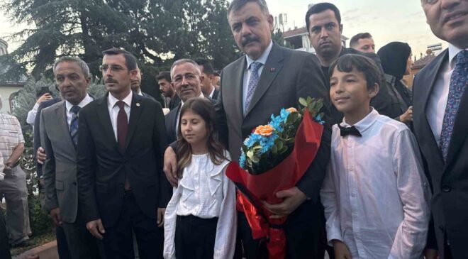 İçişleri Bakanı Çiftçi, 28 yıl önce görev yaptığı ilçeyi ziyaret etti