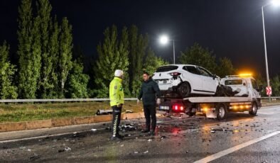 İyi Parti il başkanı oğluyla birlikte kazada yaralandı