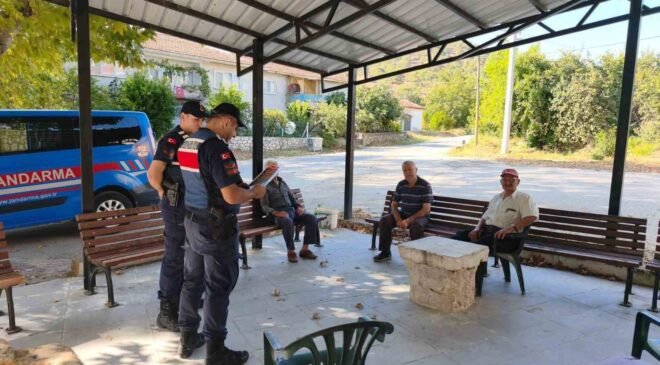 Jandarma dolandırıcılık olaylarına karşı vatandaşları bilgilendirdi