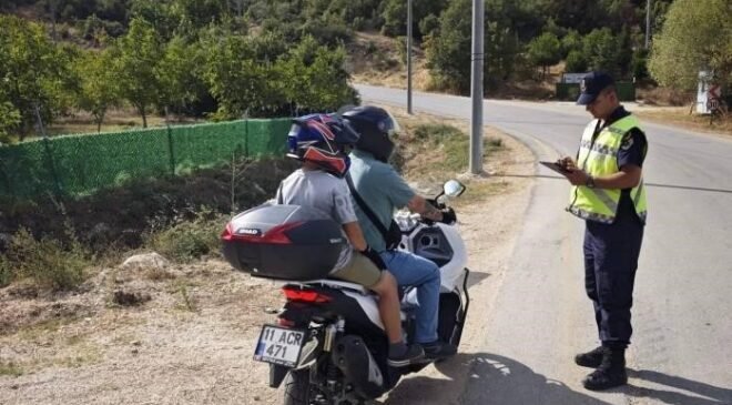 Jandarmadan motosiklet sürücülerine uyarı