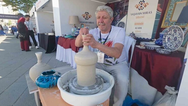 Kütahya çiniciliği yüzyıllardır süren geleneğiyle geleceğe taşınıyor