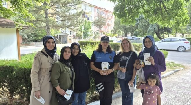 Kütahya’da polis ekiplerinden okul çevrelerinde güvenlik denetimi