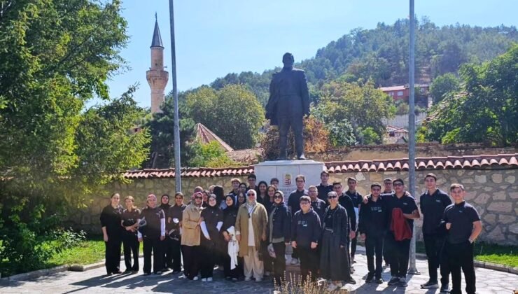 Lise öğrencileri Kütahya’nın tarihi mirasını keşfetti