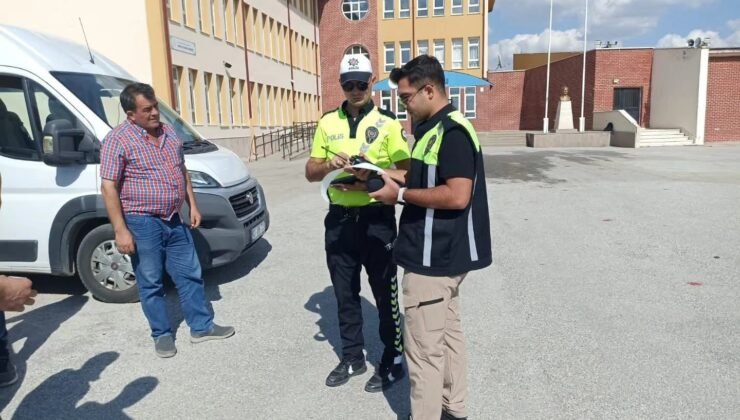 Sandıklı’da okul çevreleri ve öğrenci servisleri denetlendi