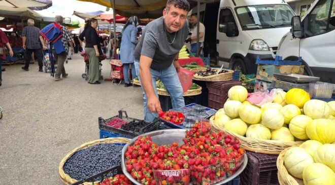 Sonbahar geldi ama pazar tezgahları yazdan kalma