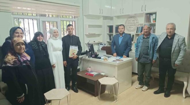 Tavşanlı İlçe Müftülüğünden yeni evli çiftlere evlilik rehberliği