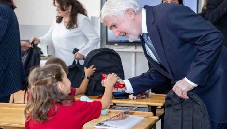 TEI’den Mahmudiye’ye kırtasiye desteği