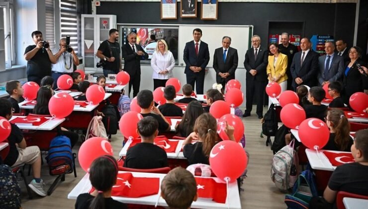 Uşak’ta eğitim öğretim yılının ilk ders zili çaldı