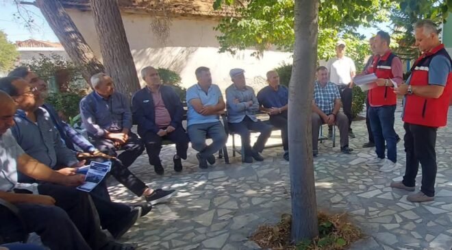 Uşak’ta tarım ekipleri üreticilerle bir araya geliyor