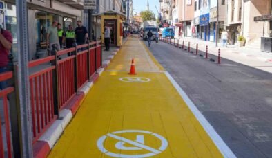 Uşak’ta yol çizgileri yenileniyor