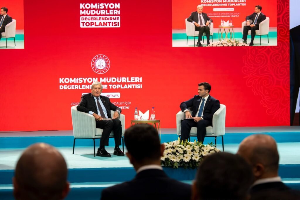 Adalet Bakanlığı Komisyon Müdürleri Antalya’da bir araya geldi