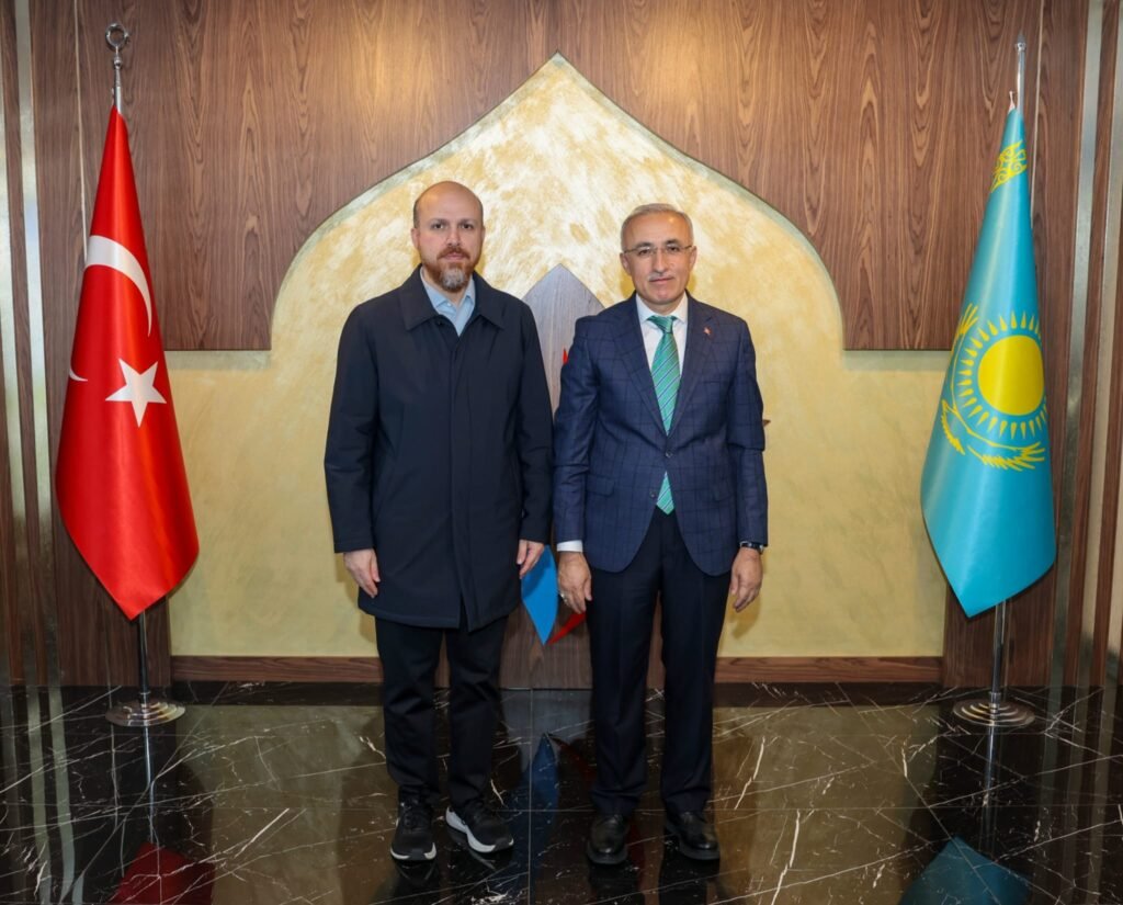 Bilal Erdoğan, Prof. Dr. Hüseyin Karaman’ı ziyaret etti