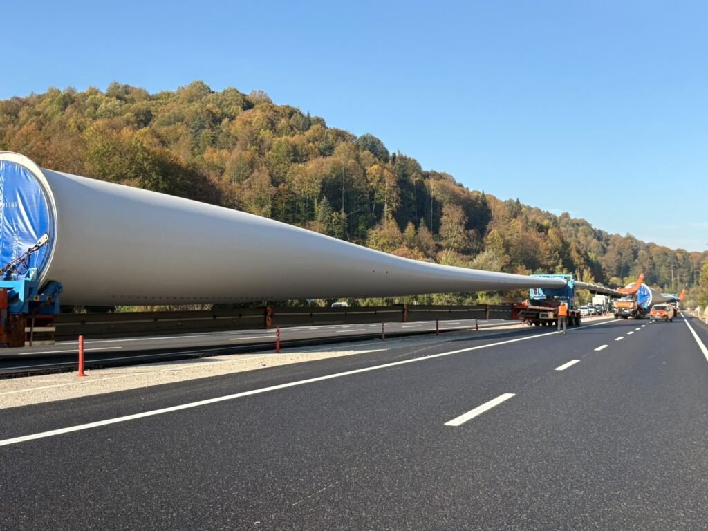 Bursa–Eskişehir yolunda 13 tırlık konvoy nedeniyle trafik durdu