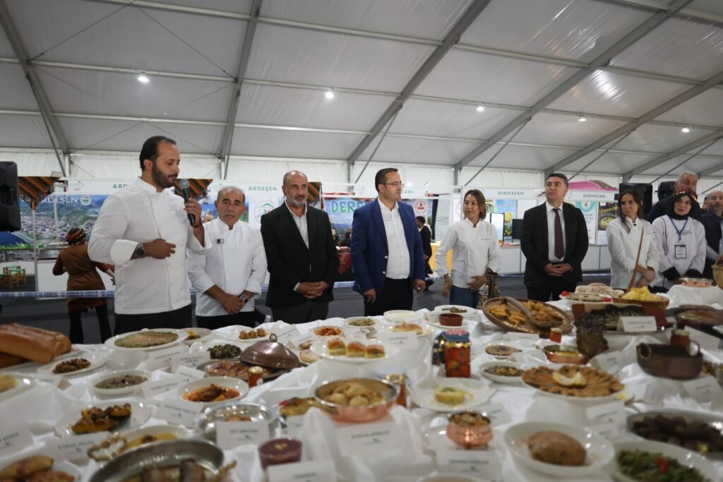 Rize'de Gastronomi Günleri başladı: Yöresel lezzetler Çay Çarşısı'nda buluştu