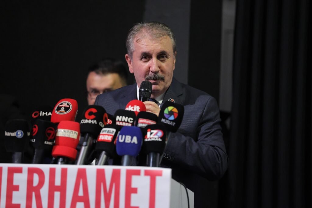 Ankara’da 7. Merhamet ve Emek Ödülleri 28 siyasi partiyi ve onlarca STK’yı buluşturdu