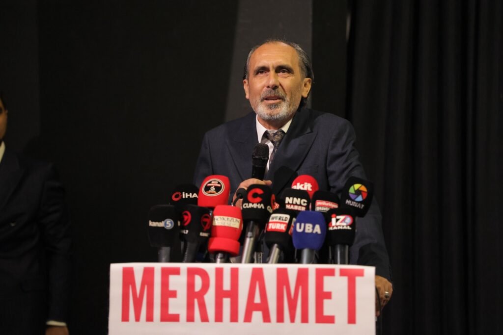 Ankara’da 7. Merhamet ve Emek Ödülleri 28 siyasi partiyi ve onlarca STK’yı buluşturdu