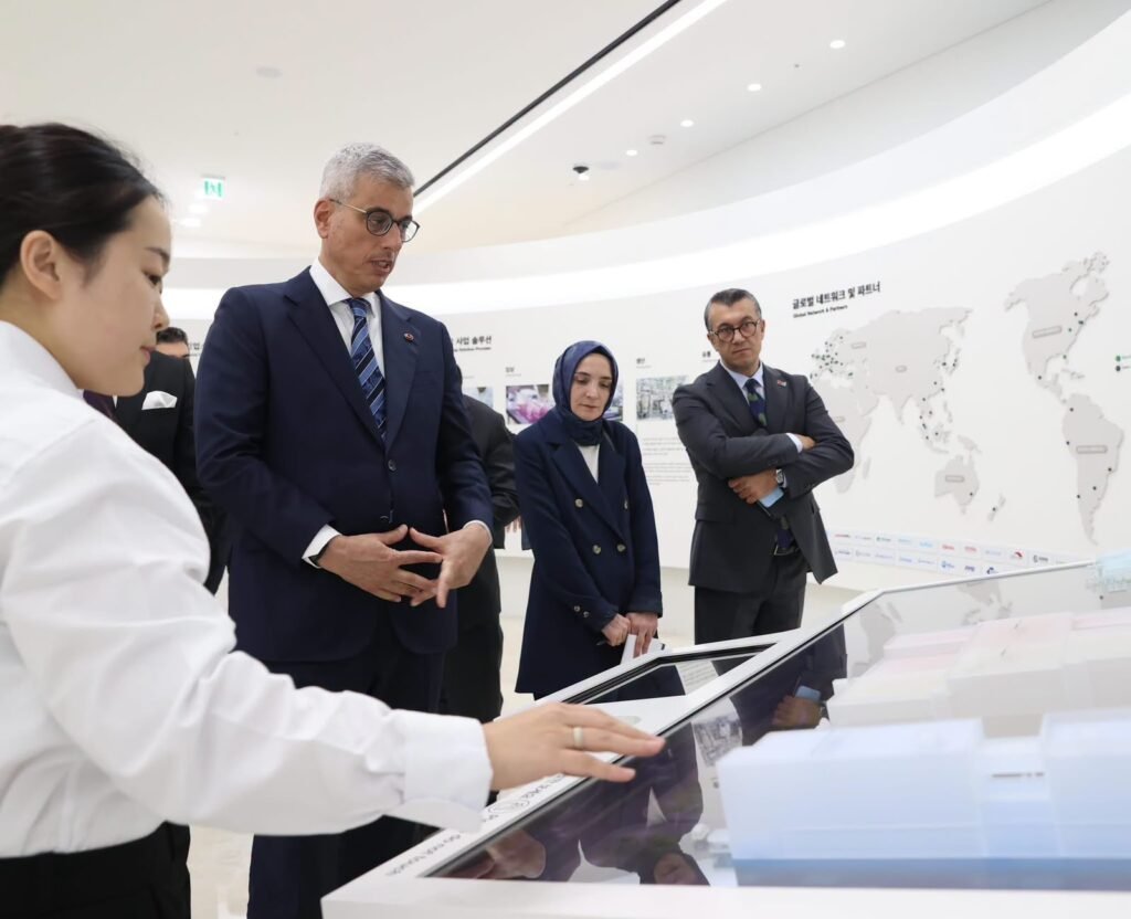 Bakan Memişoğlu, Güney Kore’de sağlık teknolojilerini inceledi
